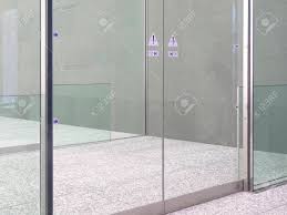 自動扉の錠前交換